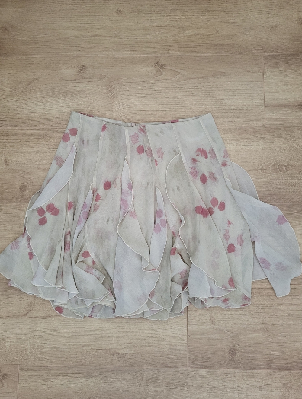 Zara Printed Ruffle - Picture 2 of 3